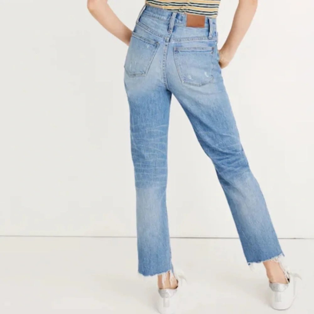 Madewell Classic Straight Jeans in Corrie Wash Step-Hem Edition Woman’s Size 27